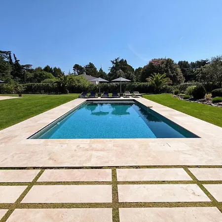 De Gamme Avec Piscine Et Grand Jardin * Aix-en-Provence