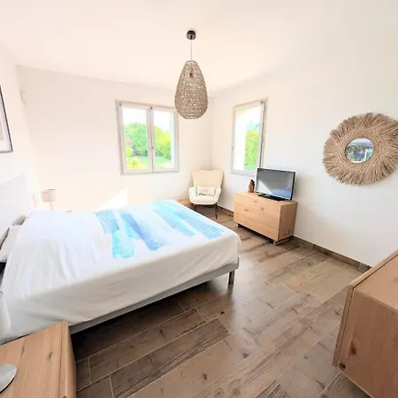 Villa De Gamme Avec Piscine Et Grand Jardin *